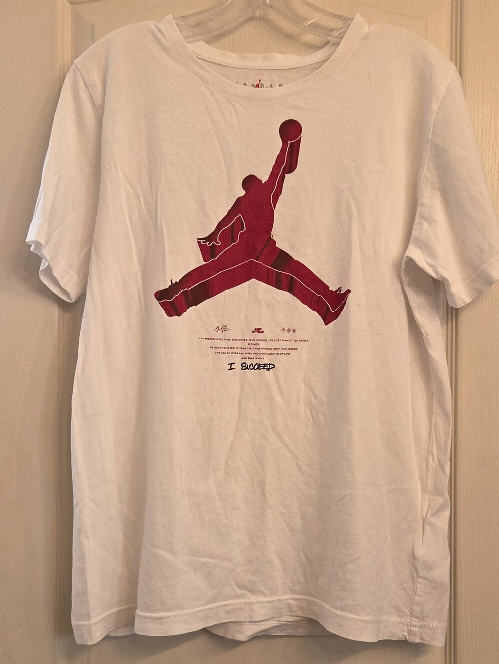Jordan White T-Shirt with Red Jumpman Graphic KIDS XL (13-15)